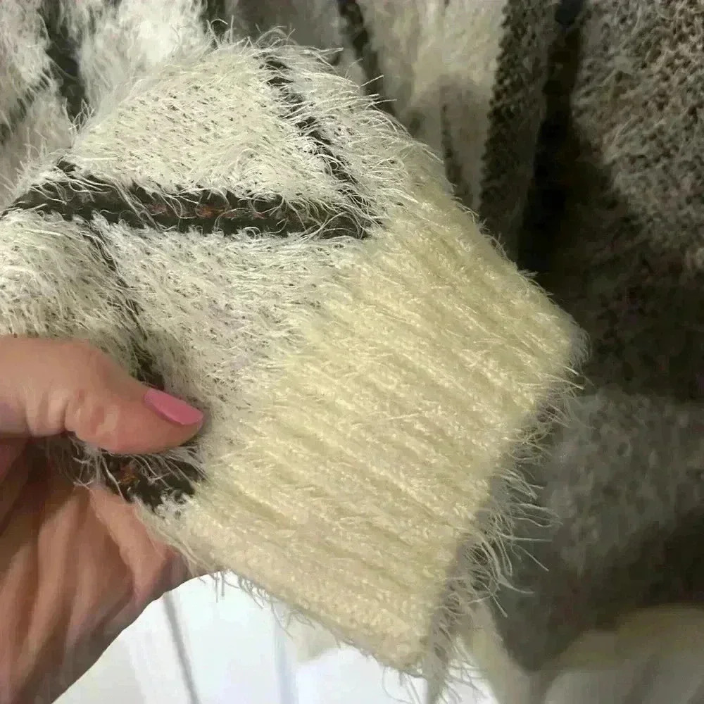 Oliver by Escio sweater hooded cardigan Cream w/black/brown Anthropologie Medium - Picture 10 of 11